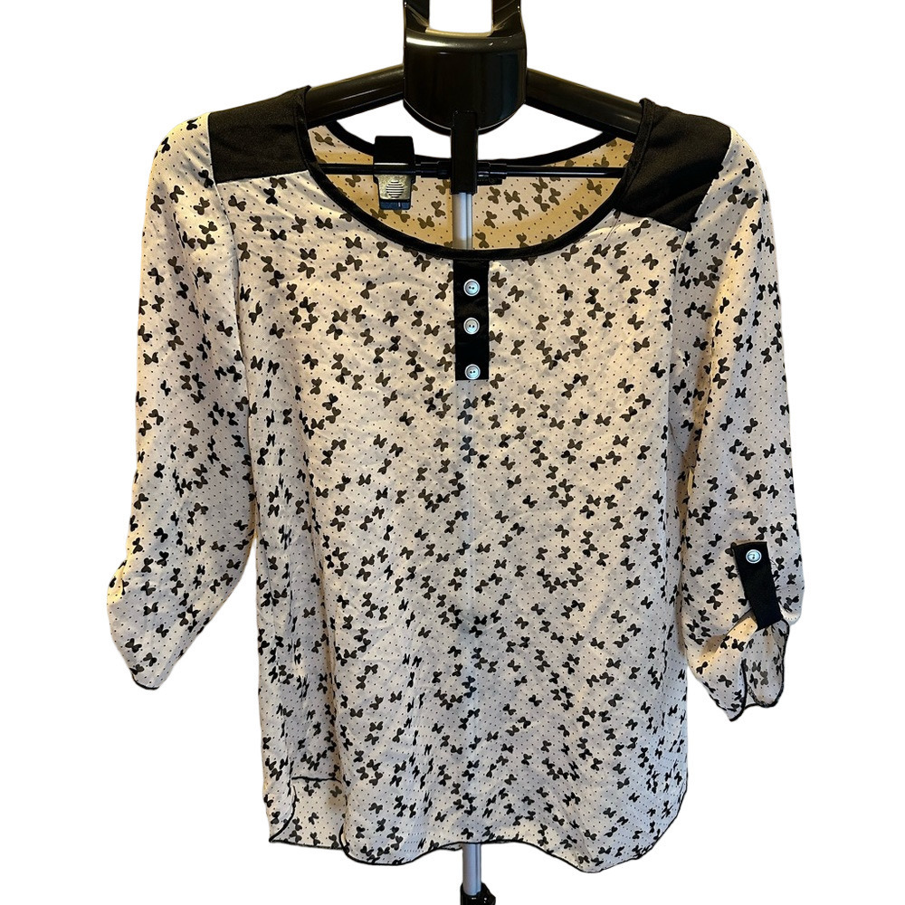 LAVISH MATERNITY CREAM AND BLACK TOP WITH BOWS